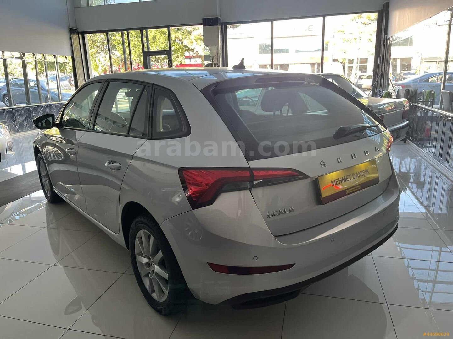 Galeriden Skoda Scala 1.0 TSI Elite 2022 Model Konya 139.500 km Gri 4