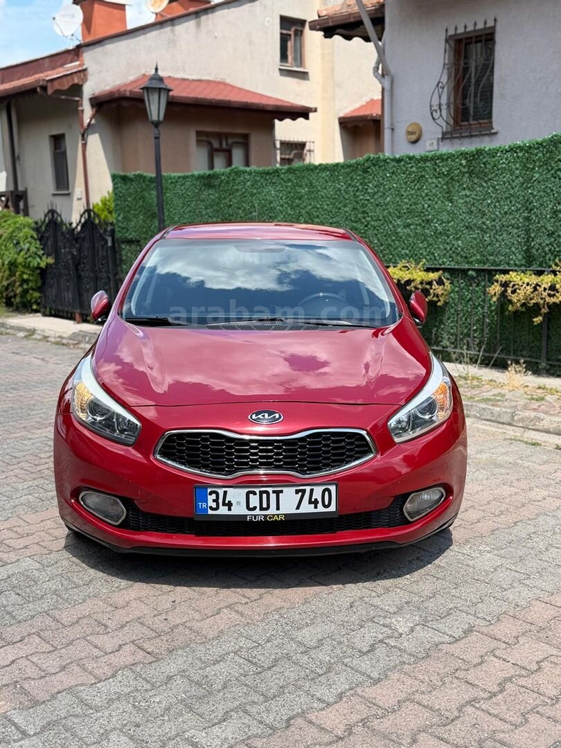Galeriden Kia Ceed 1.6 CRDi Concept 2012 Model İstanbul 260.000 km Kırmızı 2