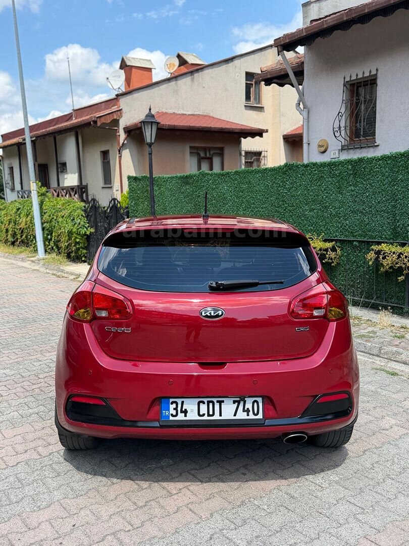 Galeriden Kia Ceed 1.6 CRDi Concept 2012 Model İstanbul 260.000 km Kırmızı 7