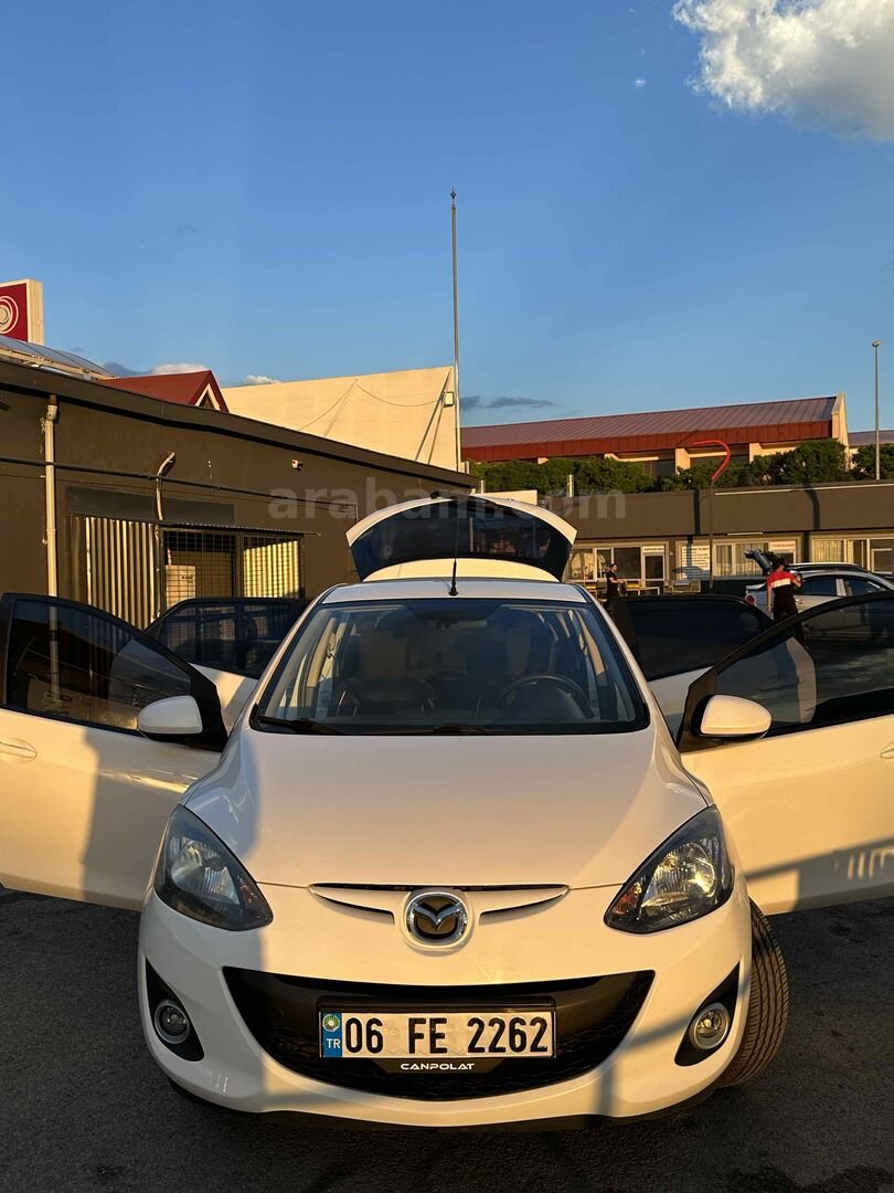 Otomatik Mazda 2 1.5 Go 2013 Düşük km 4
