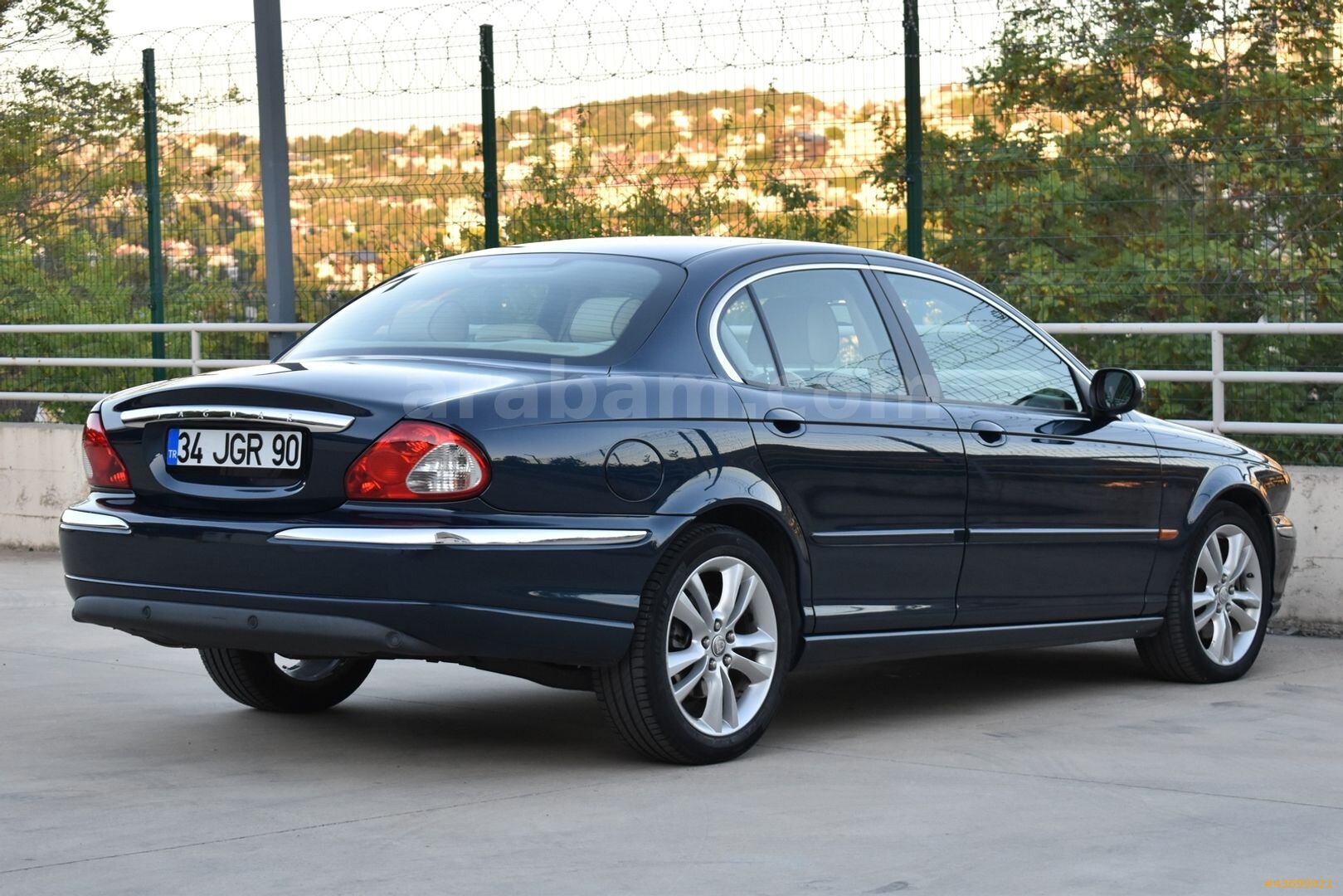 Galeriden Jaguar X-Type 2.1 Executive 2008 Model İstanbul 156.000 km Lacivert 7