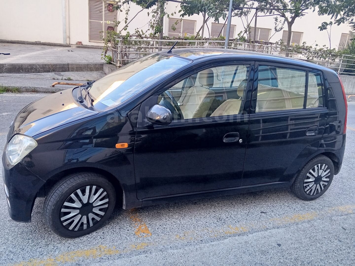 Sahibinden Daihatsu Cuore 1.0 Low Grade 2008 Model İstanbul 52.000 km Siyah 3