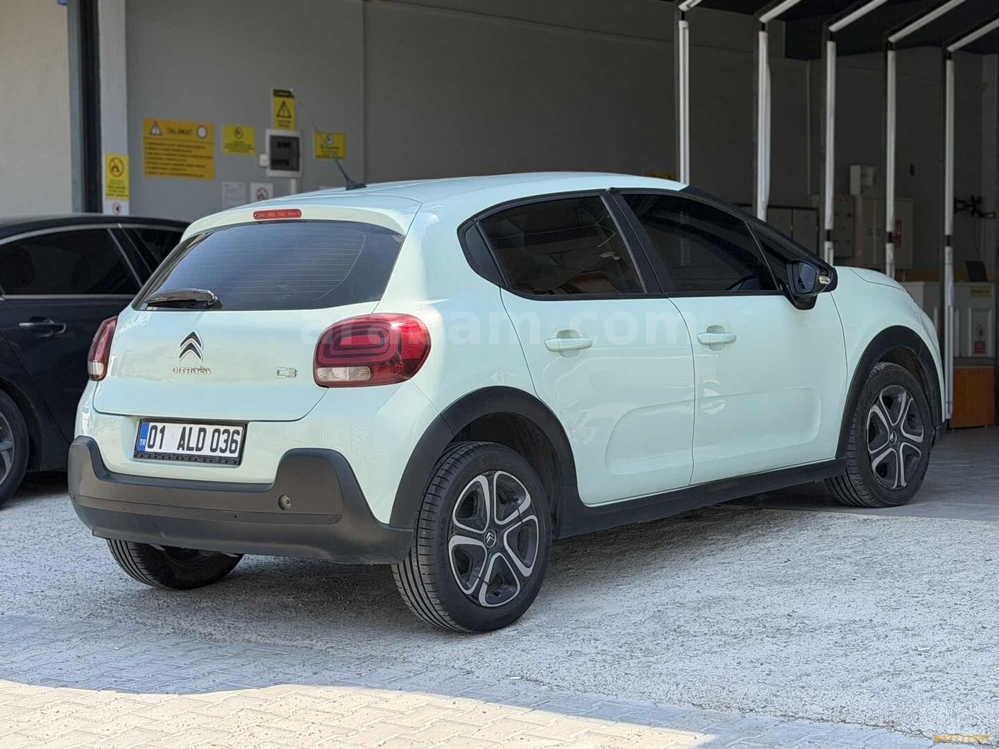 Galeriden Citroen C3 1.6 BlueHDI Feel 2017 Model Mersin 217.000 km Yeşil 3