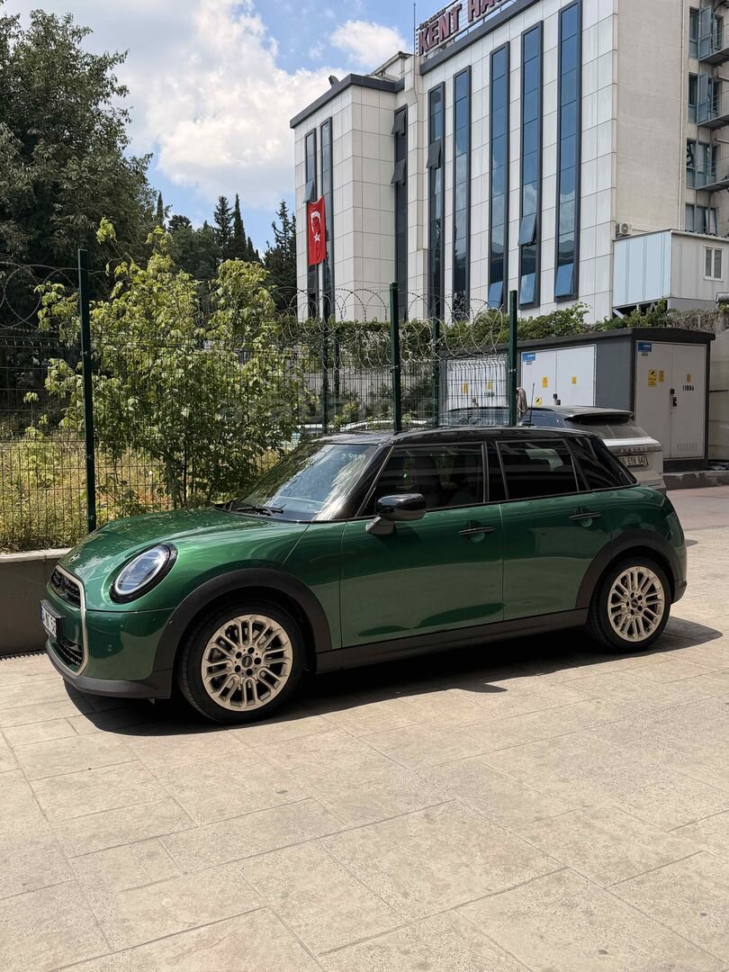 Sahibinden Mini Cooper 1.5 Favoured 2024 Model İstanbul 19.500 km Yeşil 2