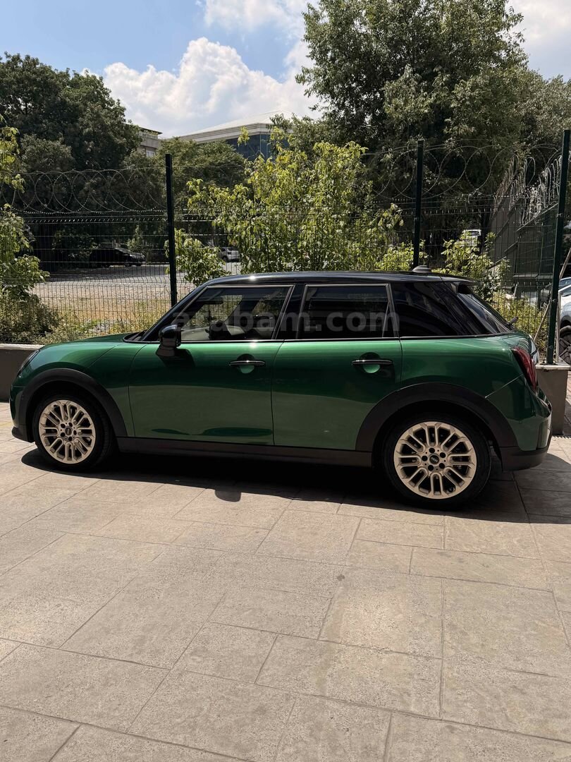 Sahibinden Mini Cooper 1.5 Favoured 2024 Model İstanbul 19.500 km Yeşil 4