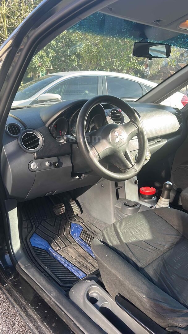 Sahibinden Mitsubishi Colt 1.3 Invite 2006 Model 220.000 km Siyah 6