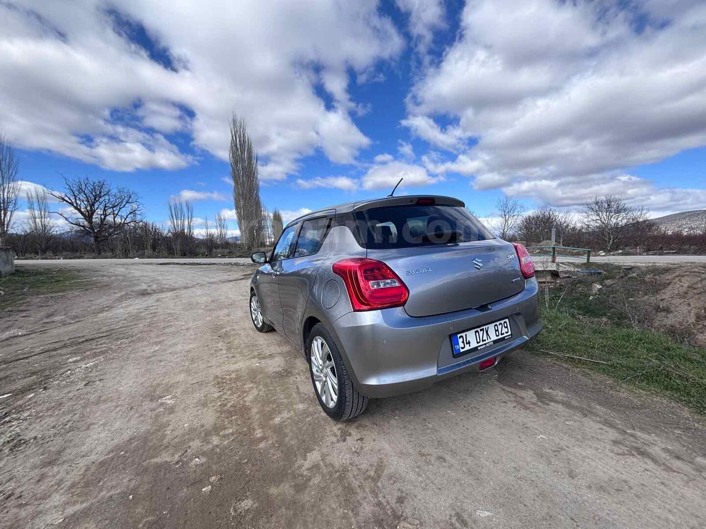 Sahibinden Suzuki Swift 1.2 Hibrit GL Techno 2020 Model 4