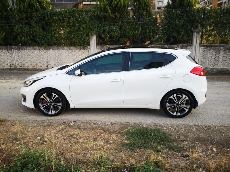 Sahibinden Kia Ceed 1.6 CRDi Concept Plus 2015 Model 117.500 km Beyaz