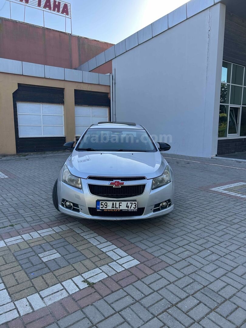 Sahibinden Chevrolet Cruze 1.6 Design Edition Plus 2011 Model 130.000 km Gri 3