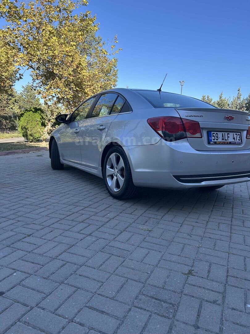Sahibinden Chevrolet Cruze 1.6 Design Edition Plus 2011 Model 130.000 km Gri 6