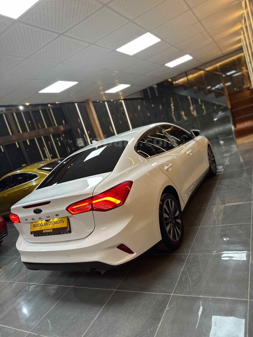 Galeriden Ford Focus 1.5 TDCi Titanium 2023 Model Adana 177.000 km Beyaz 7