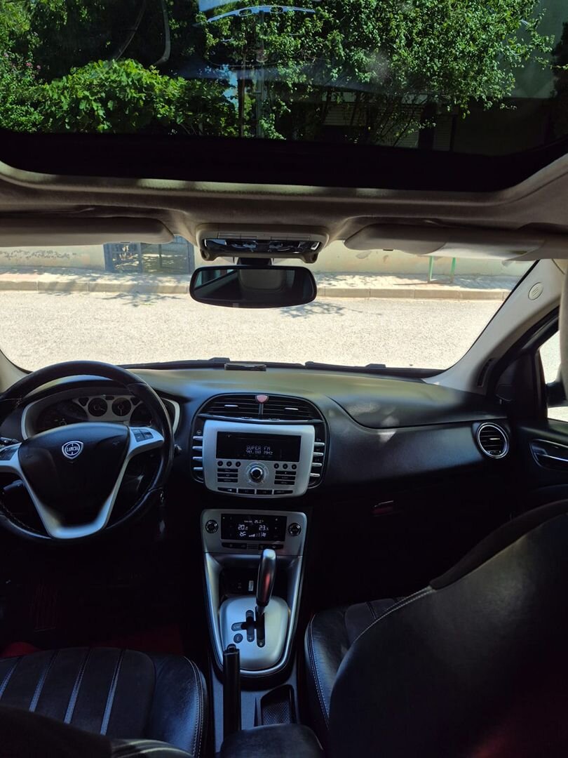 Sahibinden Lancia Delta 1.6 MJet 2011 Model İstanbul 230.000 km Beyaz 6