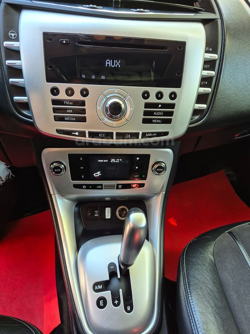 Sahibinden Lancia Delta 1.6 MJet 2011 Model İstanbul 230.000 km Beyaz 7