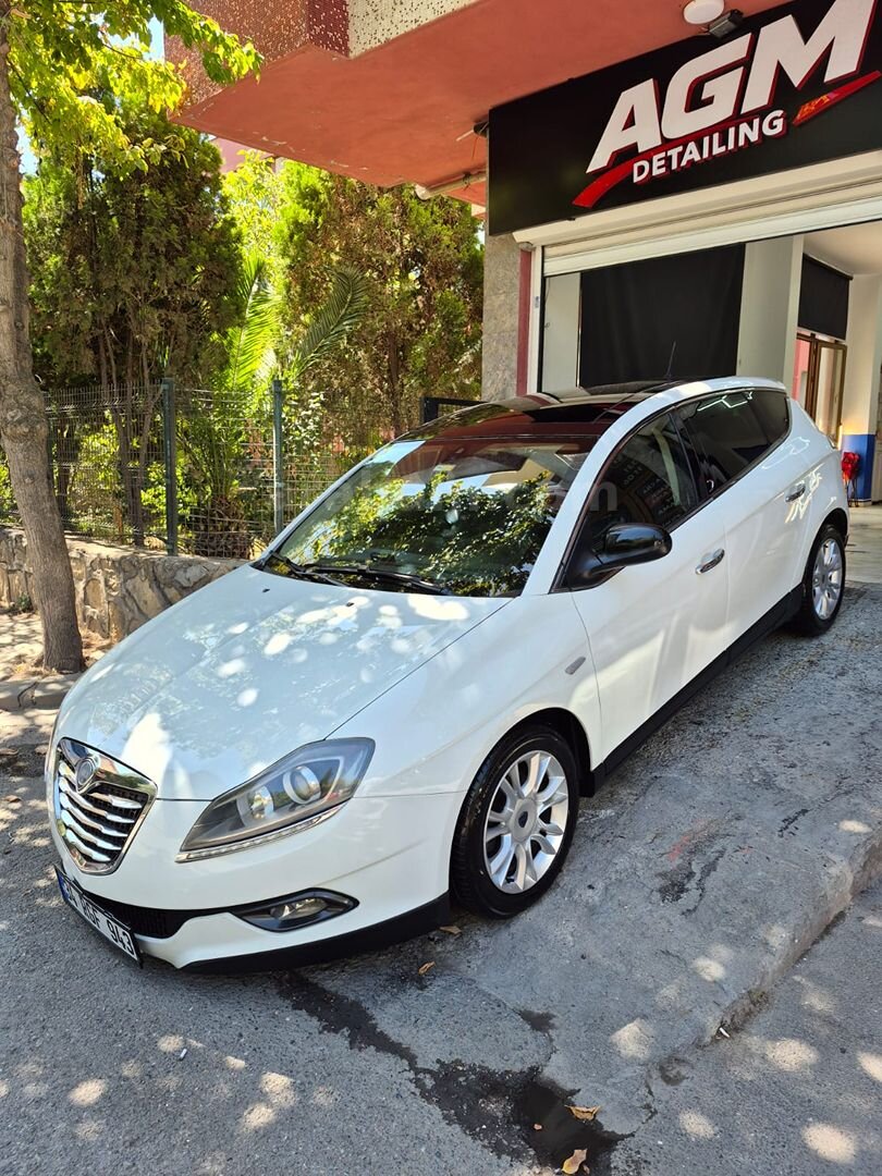 Sahibinden Lancia Delta 1.6 MJet 2011 Model İstanbul 230.000 km Beyaz 2