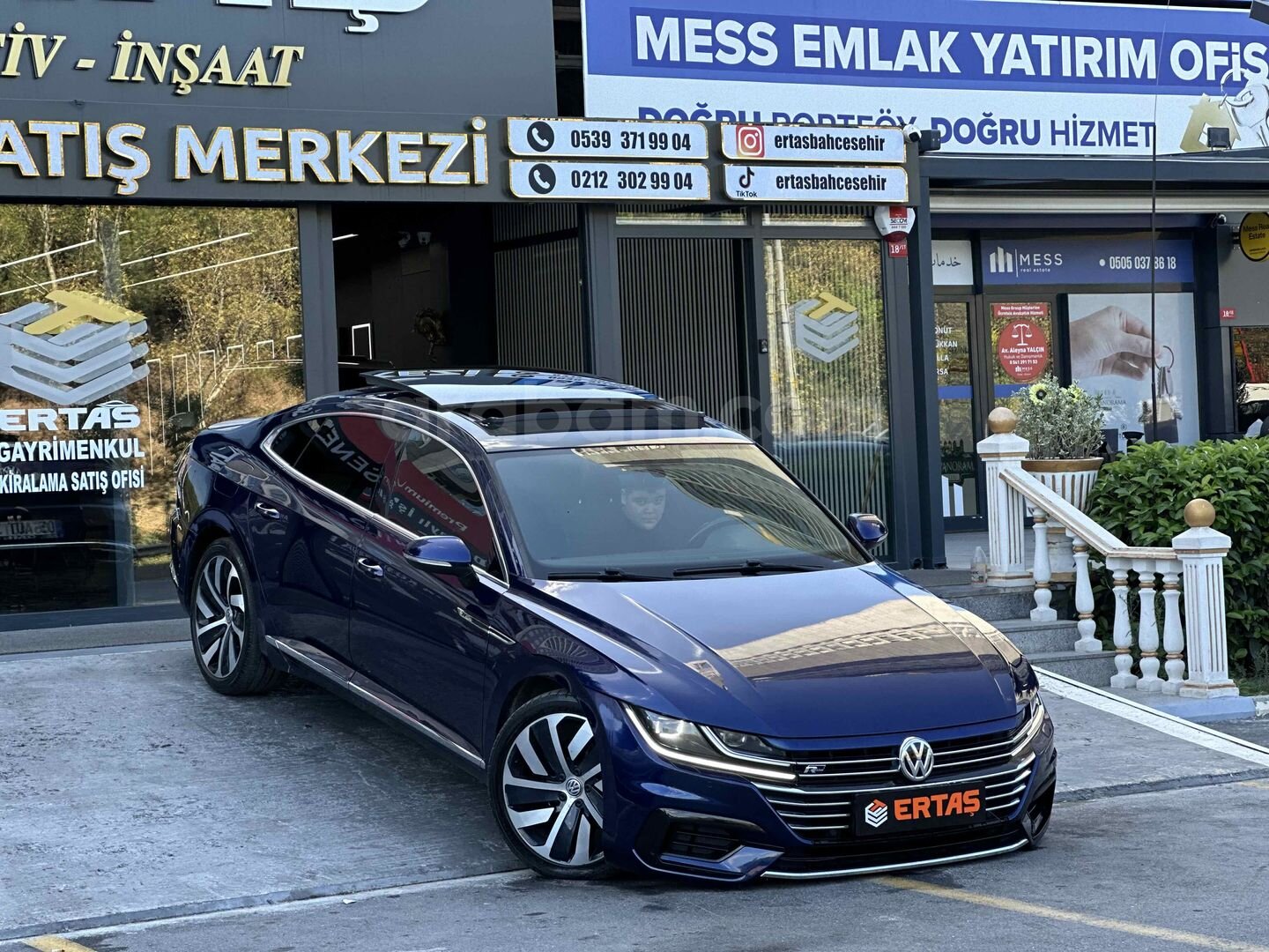 Galeriden Volkswagen Arteon 1.5 TSI R Line 2018 Model İstanbul 190.000 km Lacivert 2