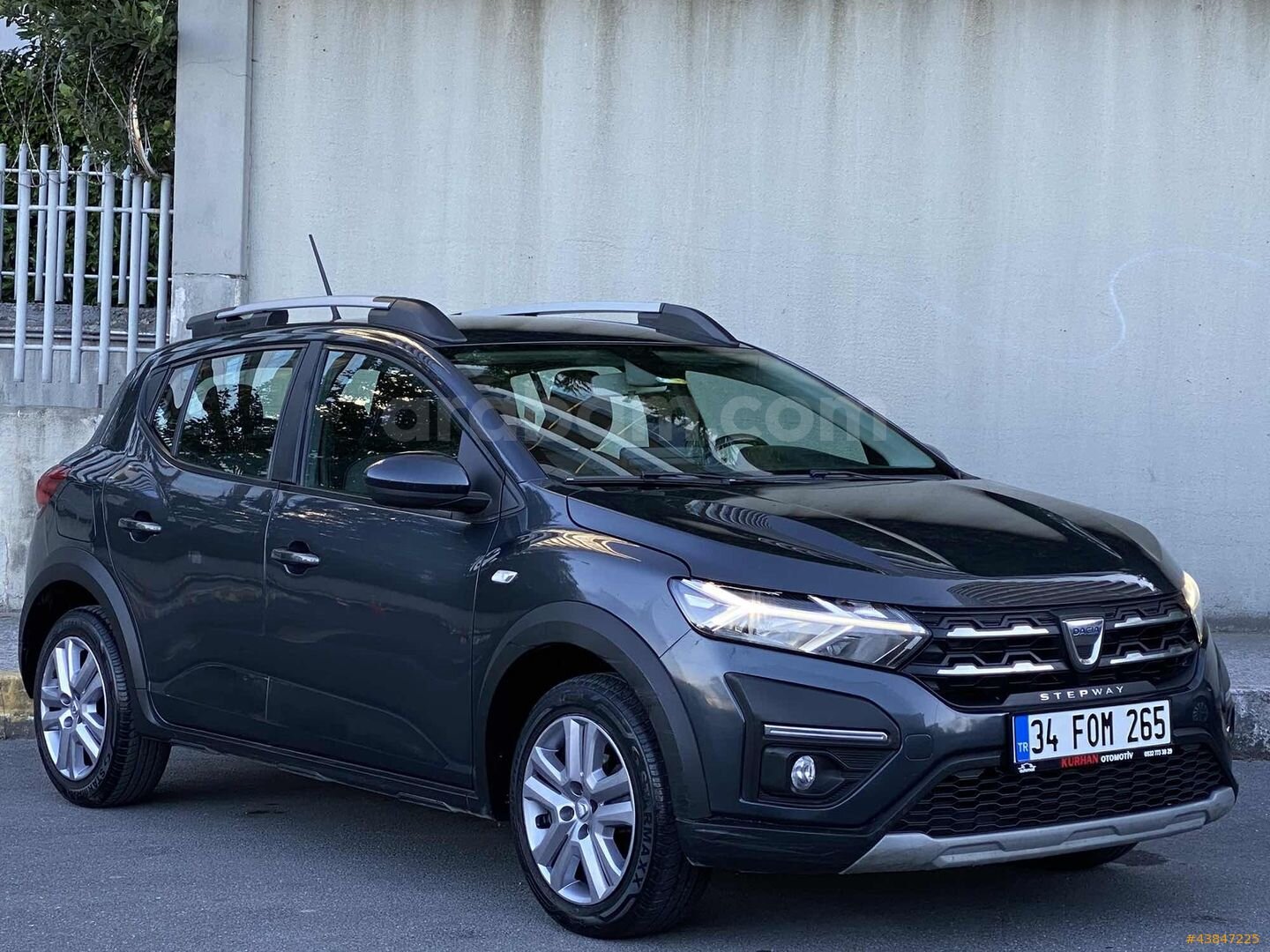 Galeriden Dacia Sandero 1.0 TCe Prestige 2022 Model İstanbul 180.000 km Füme 2