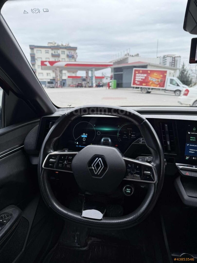 Galeriden Renault Megane E-Tech Techno 2023 Model Mersin 100.000 km Kırmızı 2
