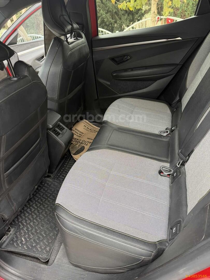 Galeriden Renault Megane E-Tech Techno 2023 Model Mersin 100.000 km Kırmızı 7