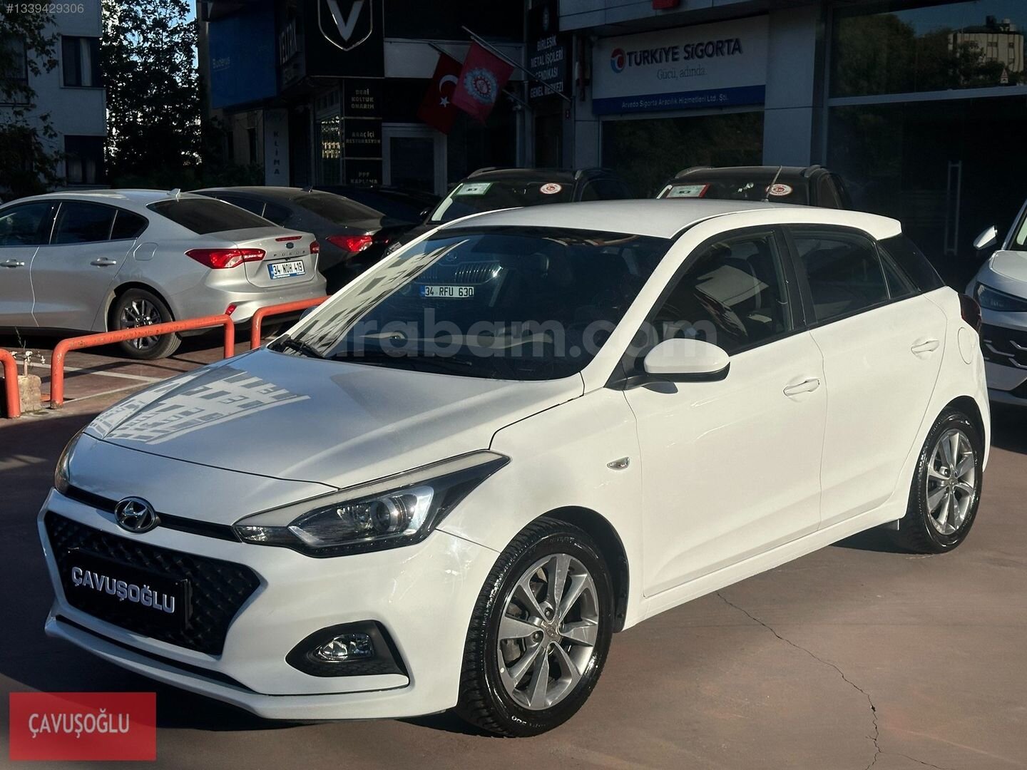 Galeriden Hyundai i20 1.4 MPI Style 2018 Model İstanbul 76.700 km Beyaz 3