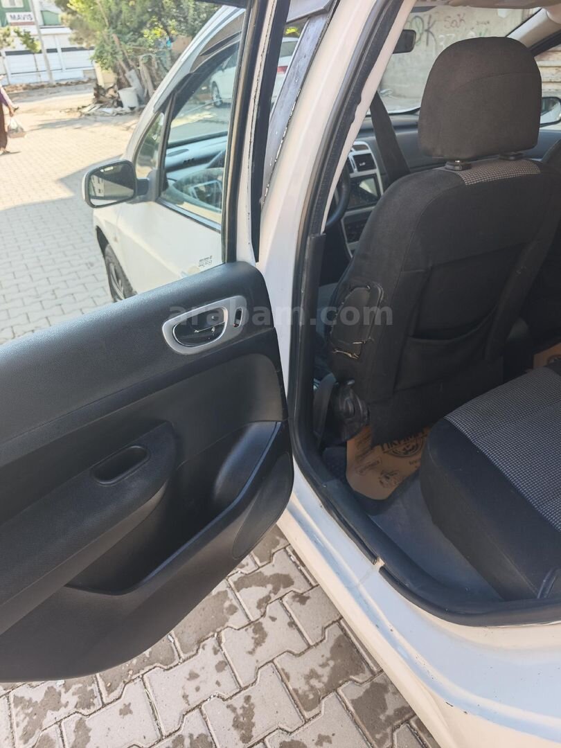 Sahibinden Peugeot 307 1.6 HDi Comfort 2006 Model Beyaz 4