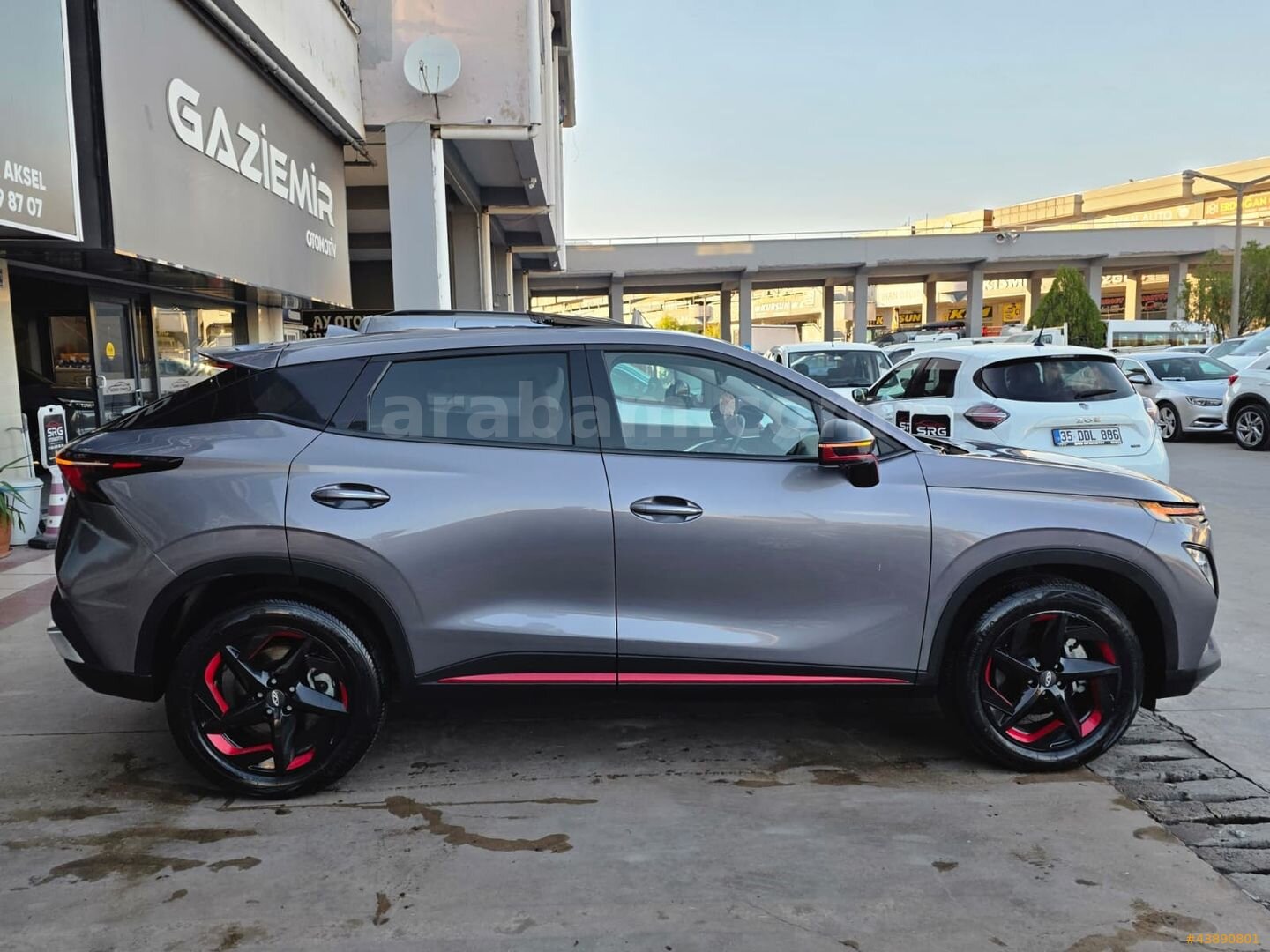 Galeriden Chery Omoda 5 1.6 T-GDI Luxury 2024 Model İzmir 22.400 km Gri 4
