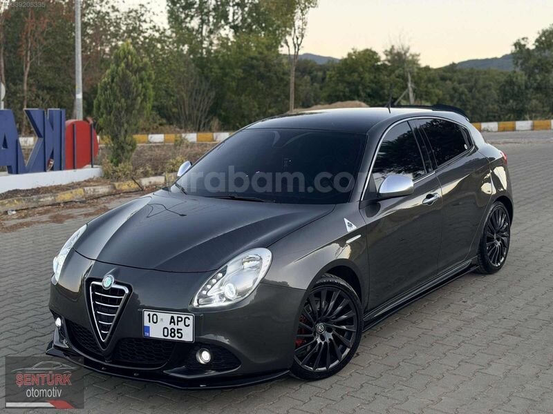 ŞENTÜRK'ten~ALFA ROMEO GİULİETTA~EMSALSİZ TEMİZLİKTE~DEĞİŞENSİZ 2