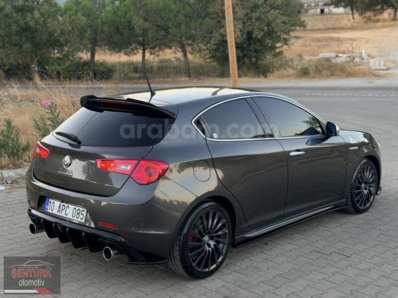 ŞENTÜRK'ten~ALFA ROMEO GİULİETTA~EMSALSİZ TEMİZLİKTE~DEĞİŞENSİZ 5