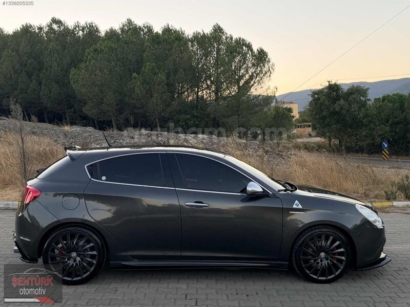 ŞENTÜRK'ten~ALFA ROMEO GİULİETTA~EMSALSİZ TEMİZLİKTE~DEĞİŞENSİZ 4