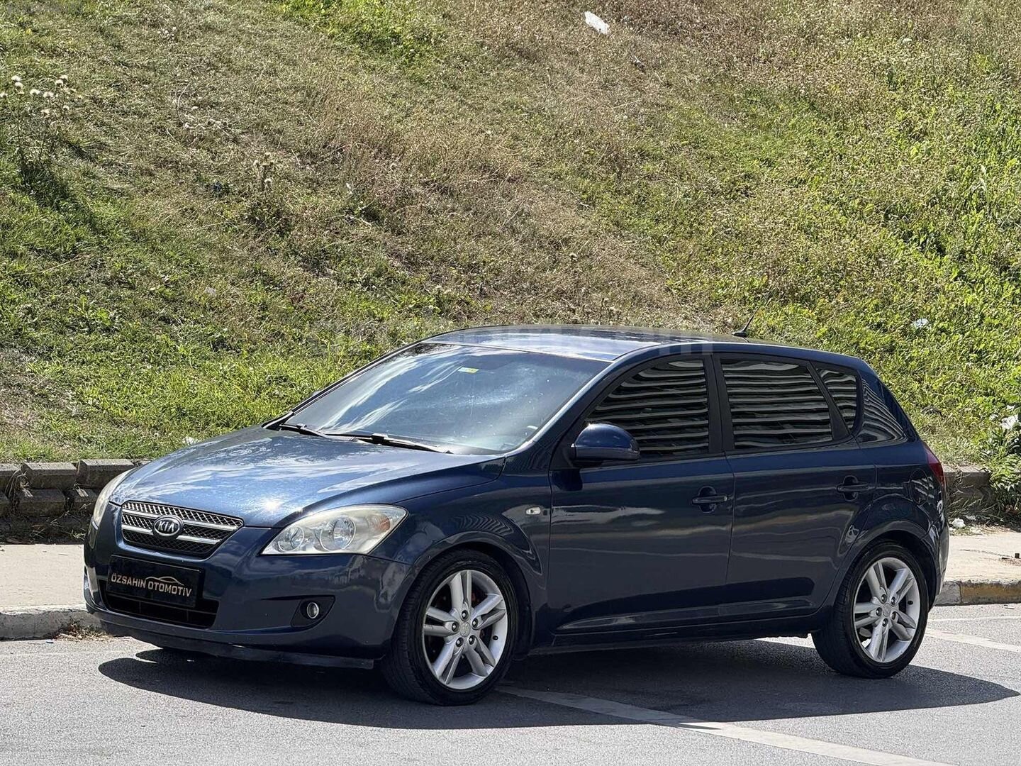 FIRSAT ARACI 298 BİN KM OTOMOTİK 1.6 DİZEL SIFIR MOTOR 4