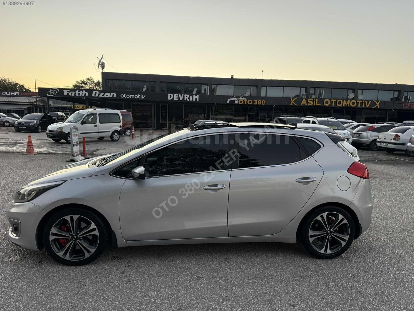 GALERİ OTO 380 DEN KİA CEED DİZEL OTOMATİK 5