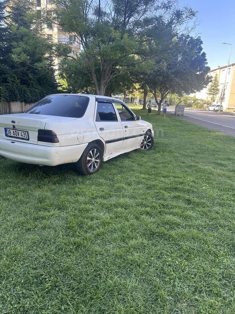 Galeriden Ford Escort 1.8 CLX 1996 Model Kayseri 255.000 km Beyaz 7