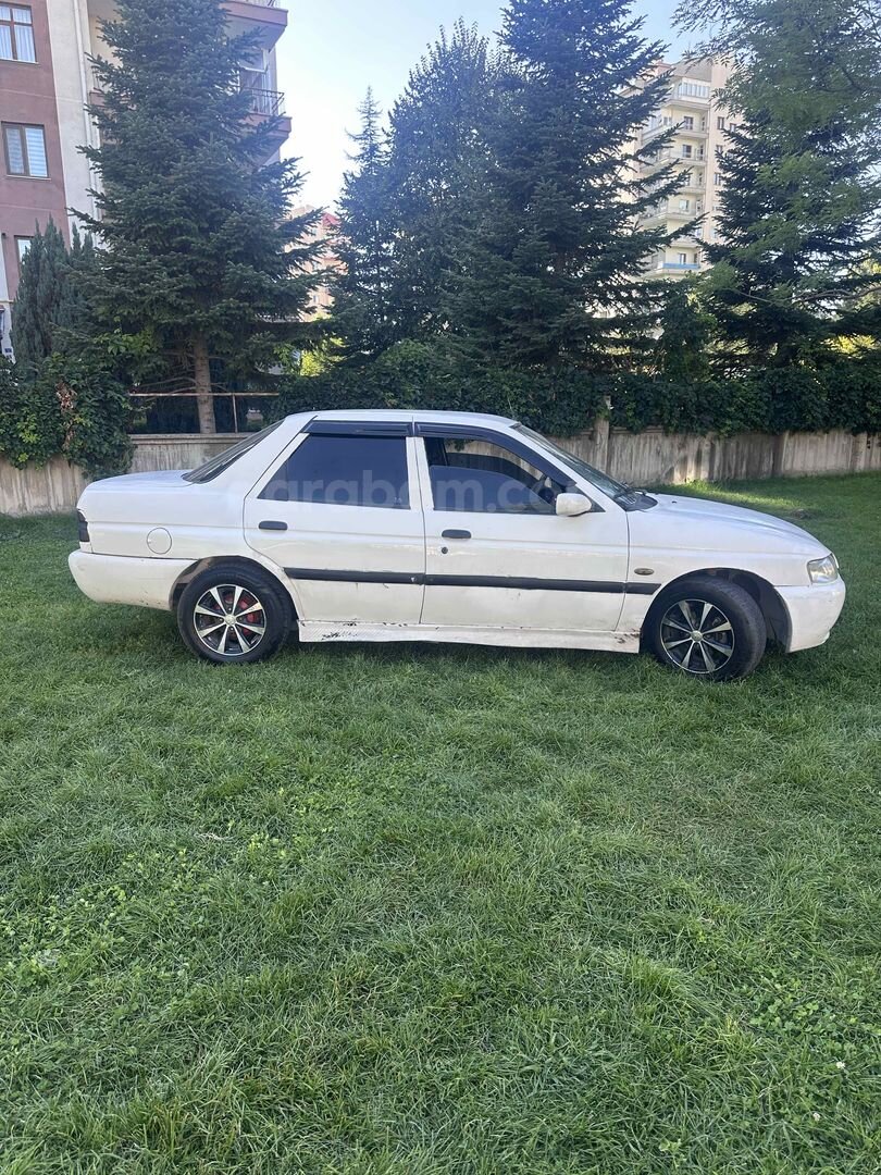 Galeriden Ford Escort 1.8 CLX 1996 Model Kayseri 255.000 km Beyaz 4