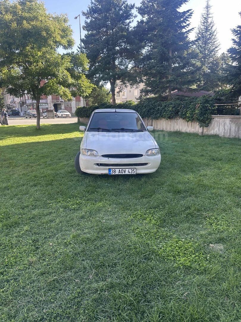 Galeriden Ford Escort 1.8 CLX 1996 Model Kayseri 255.000 km Beyaz 5