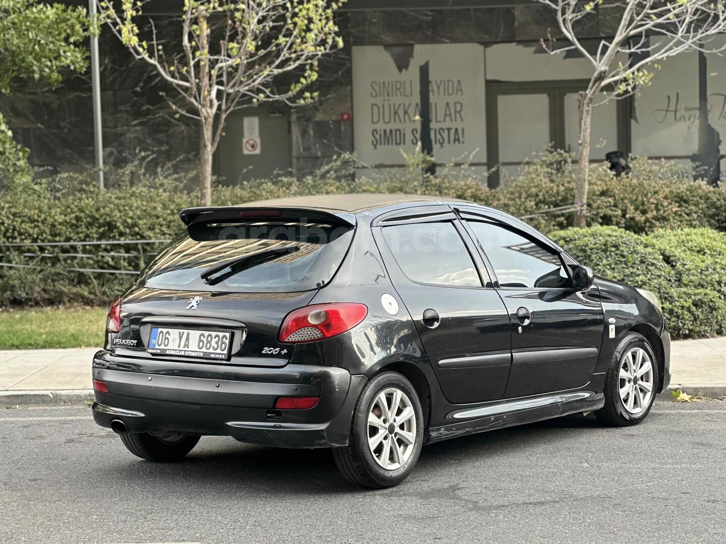 Galeriden Peugeot 206 1.4 HDi Comfort 2010 Model İstanbul 248.000 km Siyah 4