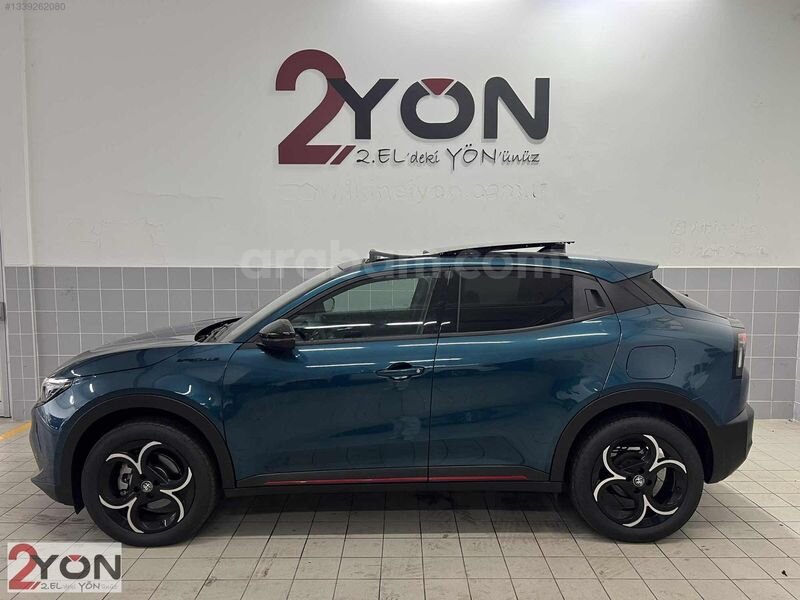 ALFA ROMEO BAYİDEN JUNİOR IBRİDA 1.2 MHEV SPECİALE 6'500 KMDE 2