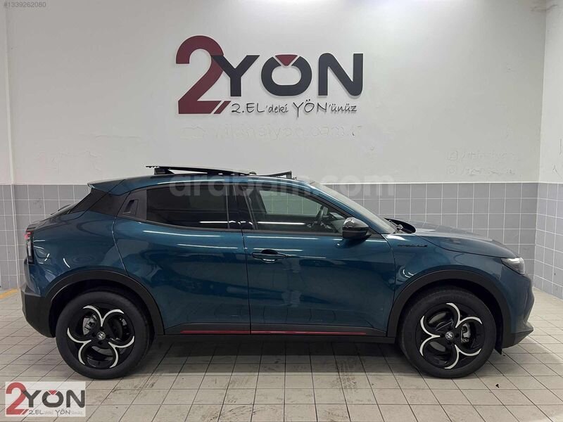 ALFA ROMEO BAYİDEN JUNİOR IBRİDA 1.2 MHEV SPECİALE 6'500 KMDE 6
