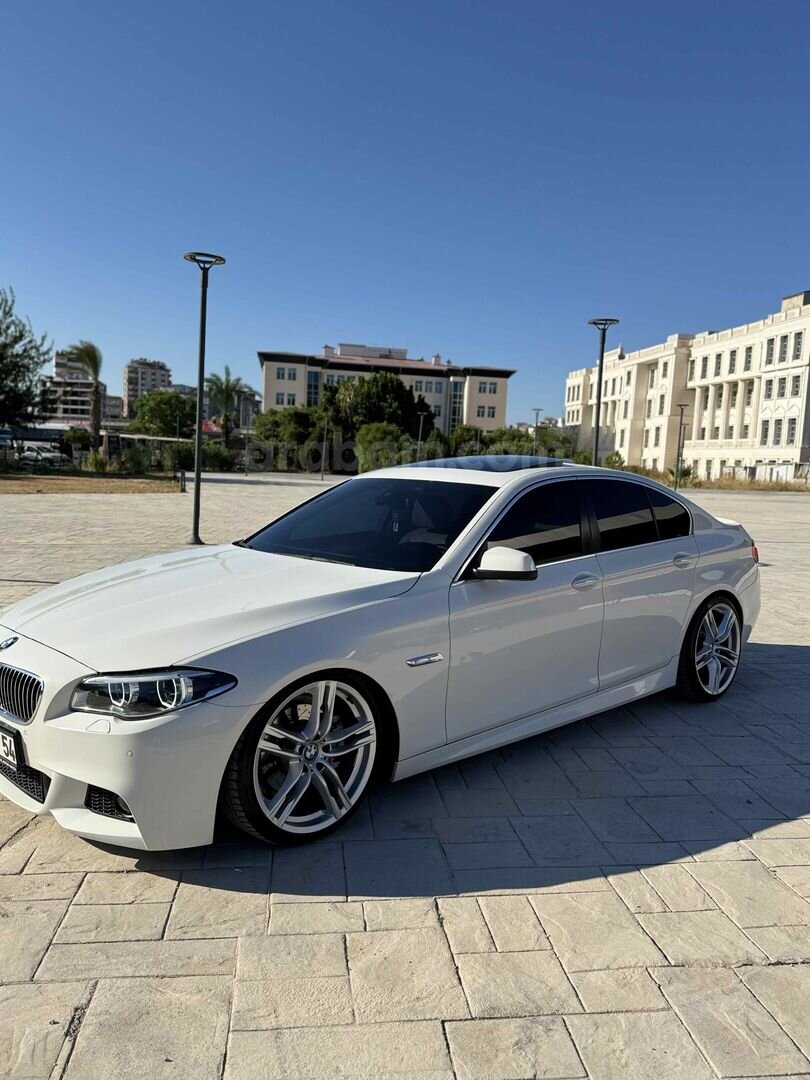 Sahibinden BMW 5 Serisi 520d Exclusive 2011 Model Antalya 282.000 km Beyaz 4