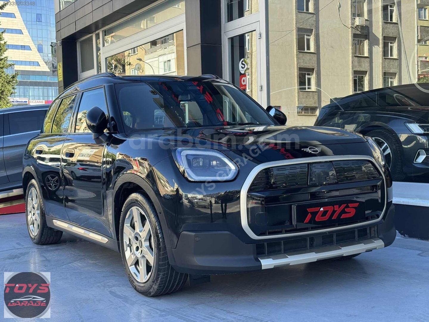 TOYS GARAGE 2025 MİNİ COUNTRYMAN 18.000KM HATASIZ SİYAH İÇİ TABA 3