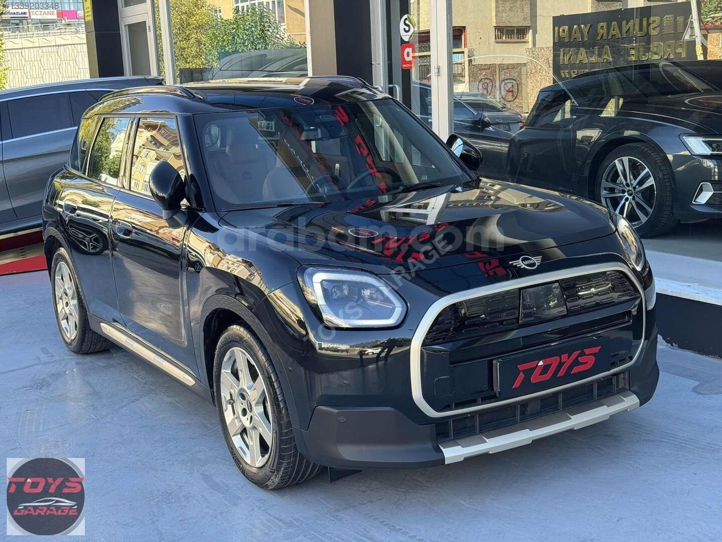TOYS GARAGE 2025 MİNİ COUNTRYMAN 18.000KM HATASIZ SİYAH İÇİ TABA 2