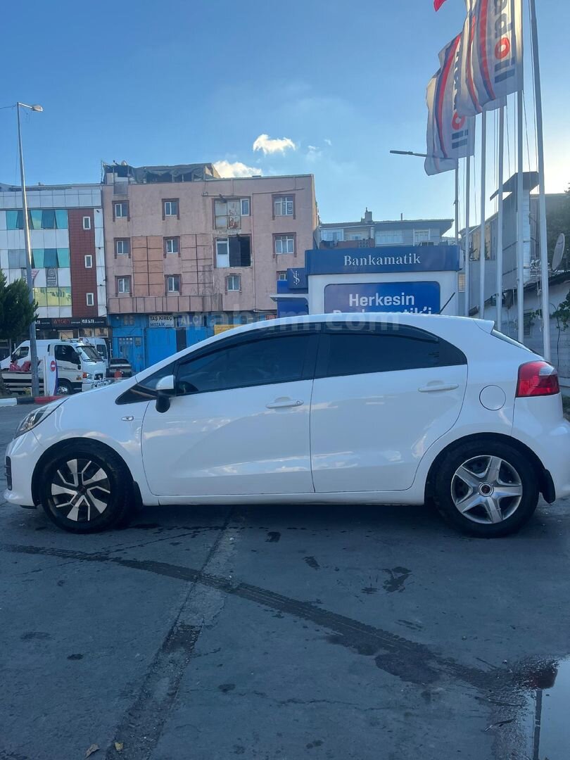 Sahibinden Kia Rio 1.4 CRDi 2015 3