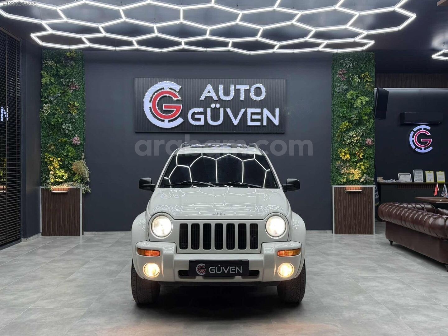 AUTO GÜVEN'DEN 2005 JEEP CHEROKKE 3.7 LİMİTED 237'KM HATASIZ 3