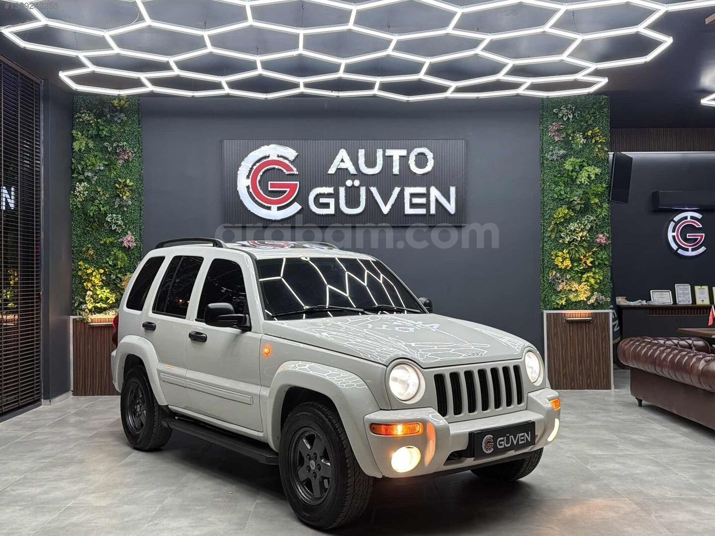 AUTO GÜVEN'DEN 2005 JEEP CHEROKKE 3.7 LİMİTED 237'KM HATASIZ 2