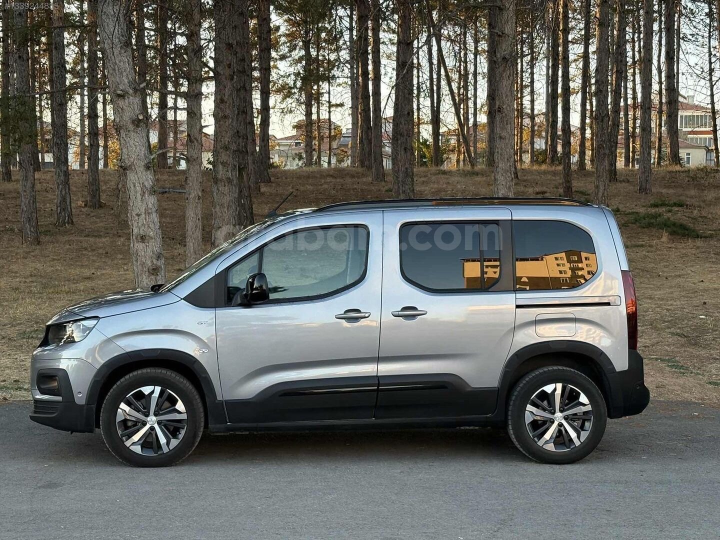 Galeriden Peugeot Rifter 1.5 BlueHDI GT 2023 Model Kırşehir 5.250 km Gri 3
