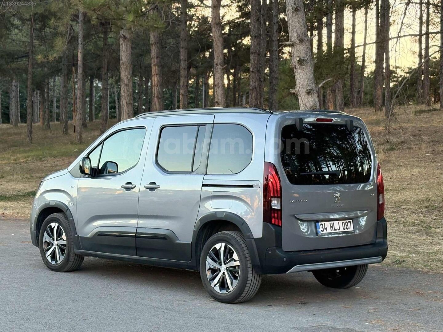 Galeriden Peugeot Rifter 1.5 BlueHDI GT 2023 Model Kırşehir 5.250 km Gri 4