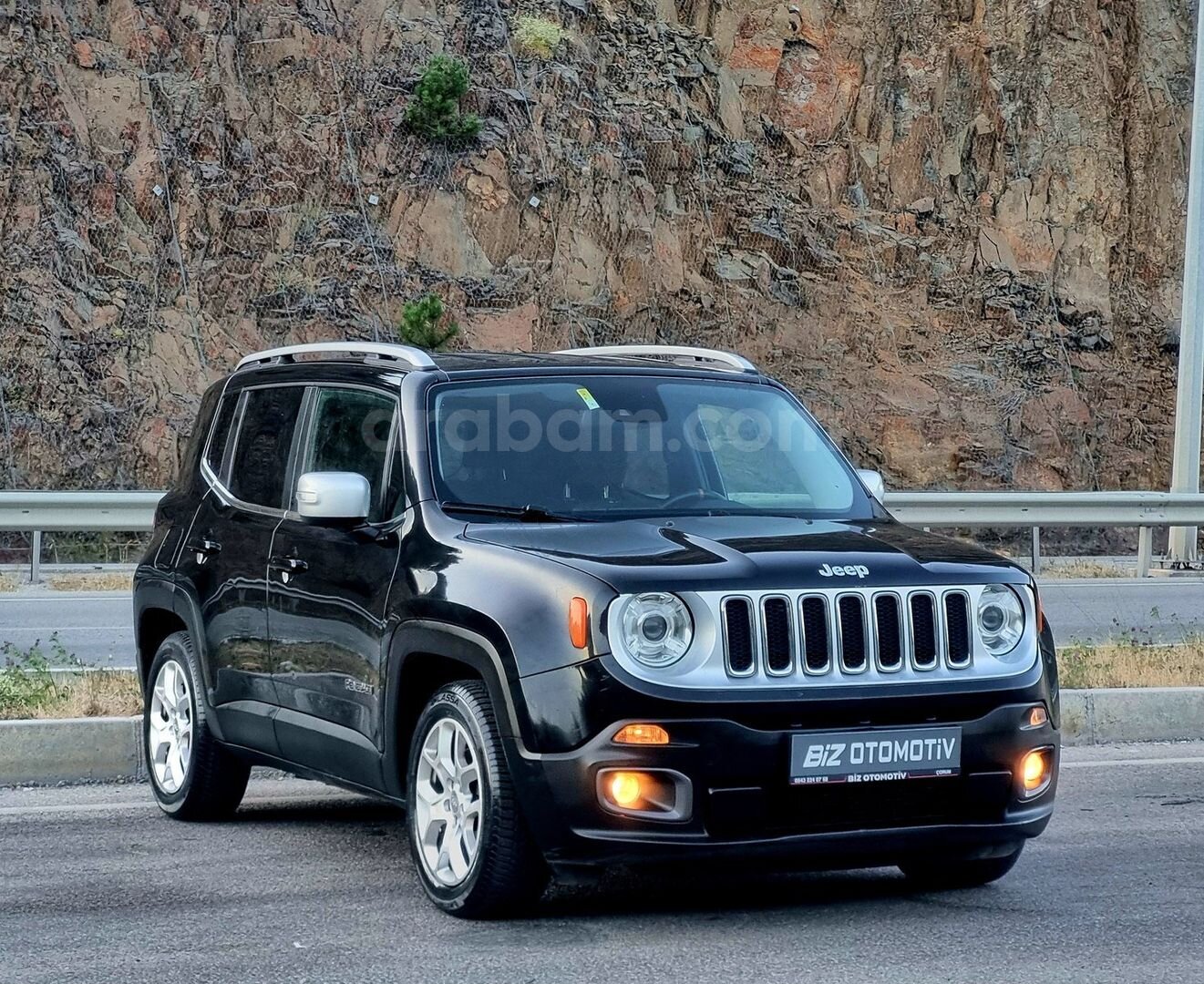 Galeriden Jeep Renegade 1.6 MultiJet Limited 2015 Model Çorum 196.500 km Siyah 4