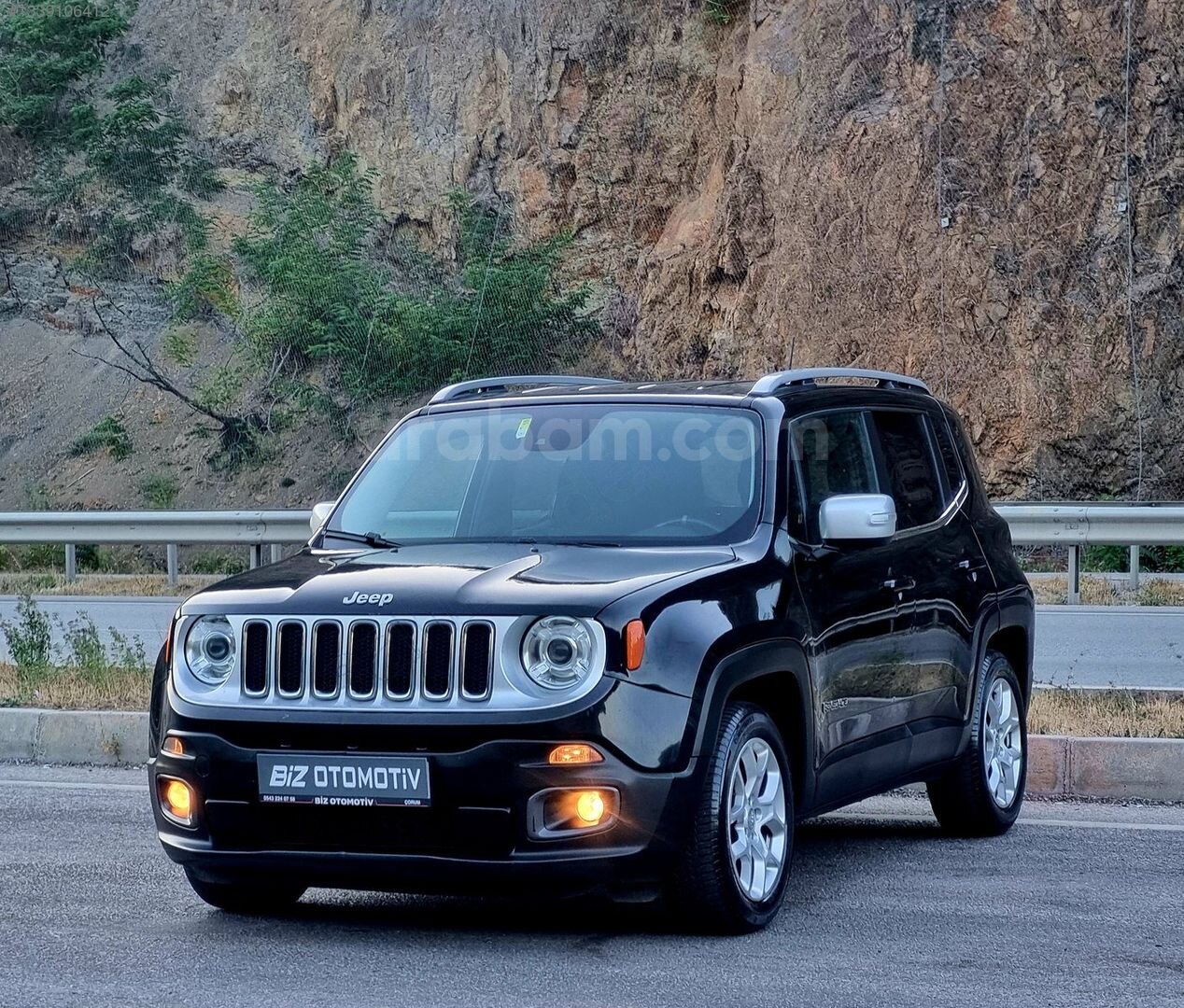 Galeriden Jeep Renegade 1.6 MultiJet Limited 2015 Model Çorum 196.500 km Siyah 3