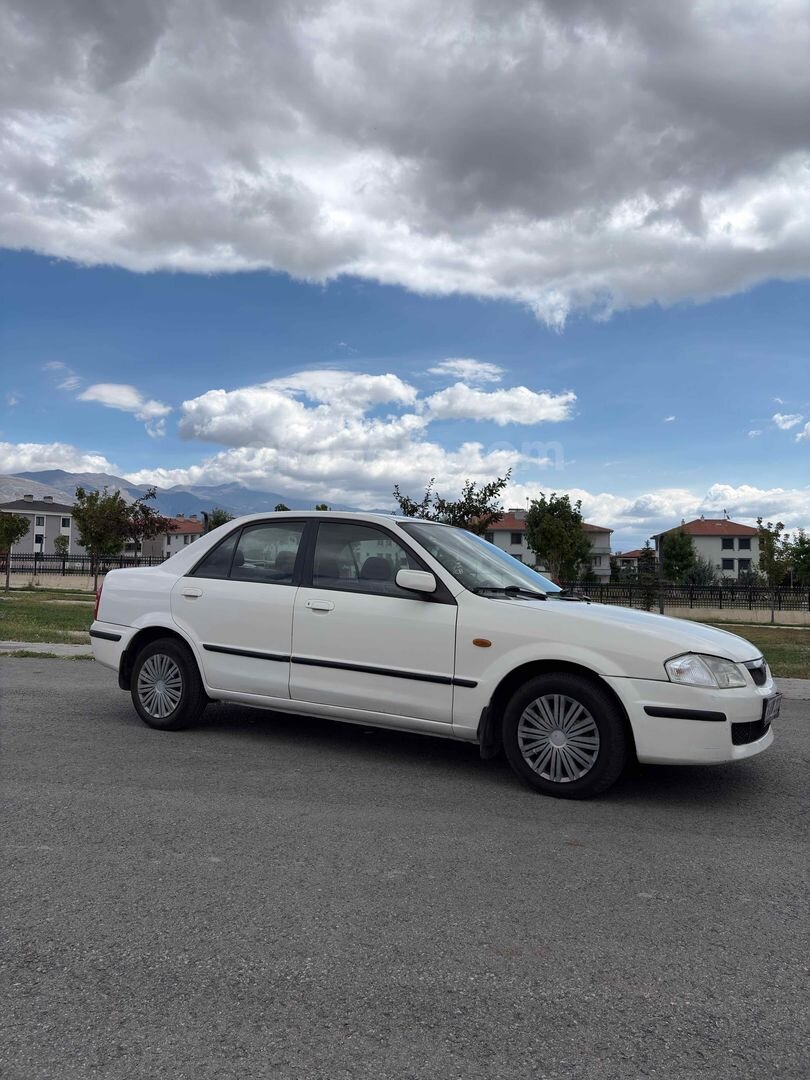 Sahibinden Mazda 323 1.5 GLX 1999 Model 2