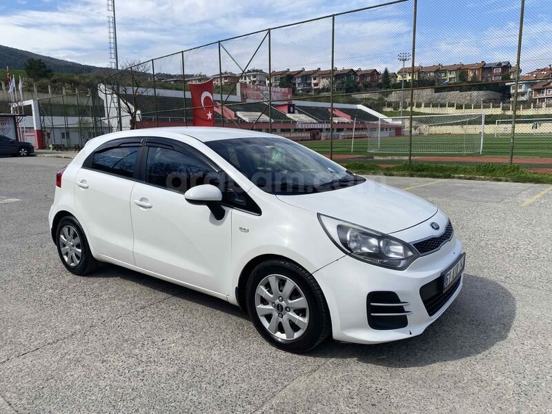 Sahibinden Kia Rio 1.4 CRDi Comfort 2016 Model Bakımlı Tertemiz Tramersiz