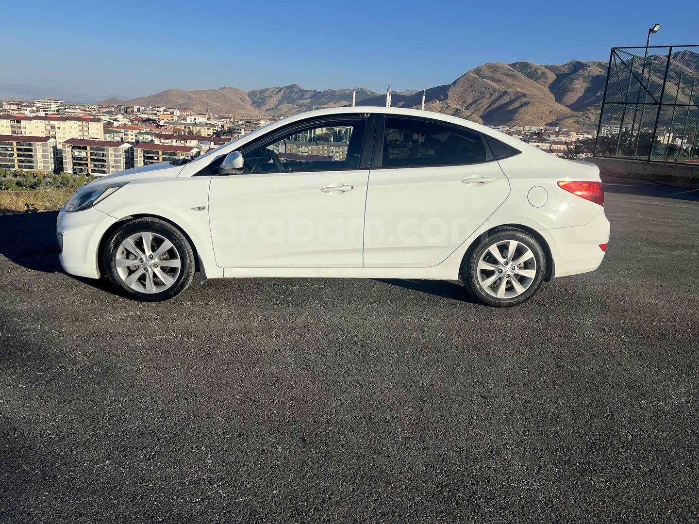 Sahibinden Hyundai Accent Blue 1.6 CRDI Mode 2014 Model 1