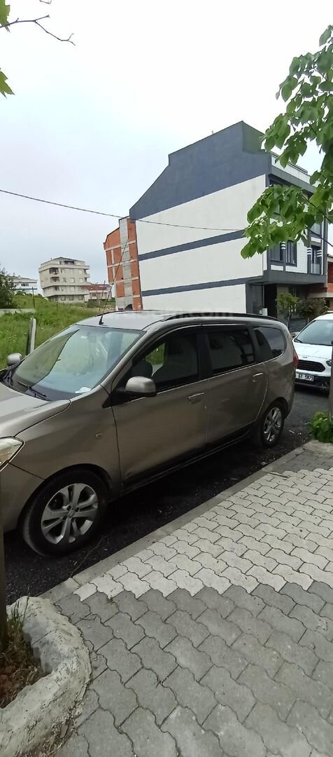 Sahibinden Dacia Lodgy 1.5 dCi Laureate 2013 Model 2